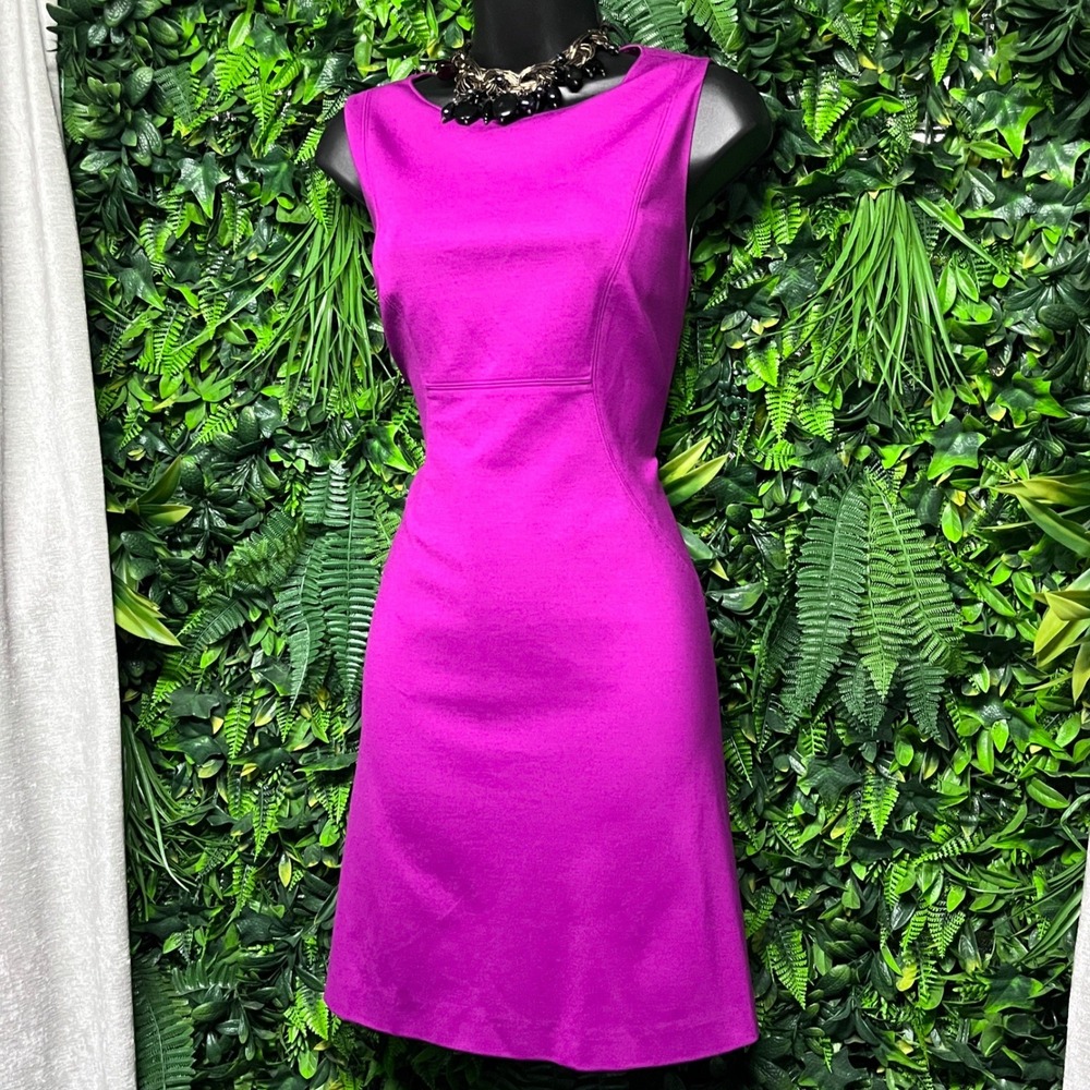 Elie Tahari Dress Magenta Purple Sleeveless Sheath Boat Neck Detail Lined 4136